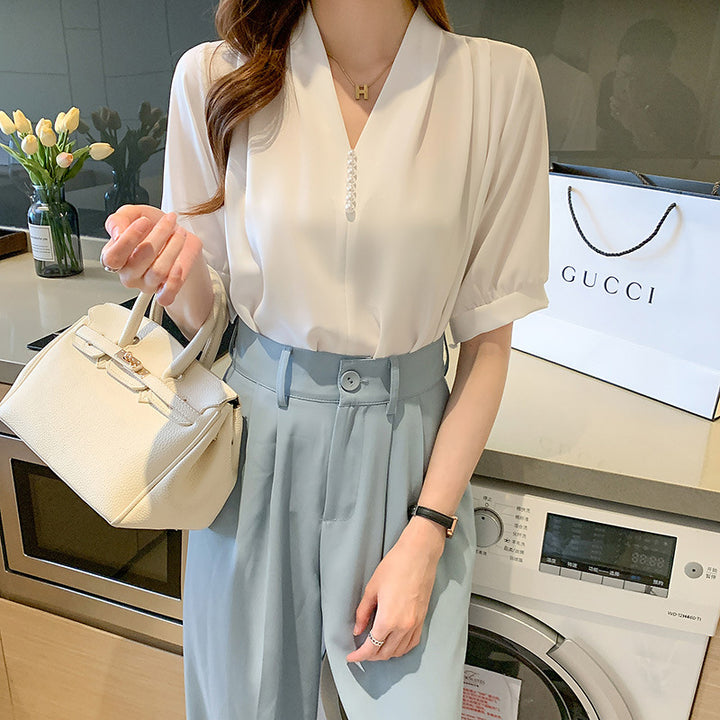 Damen Bluse mit elegantem V-Ausschnitt und feinen Perlendetails Drune