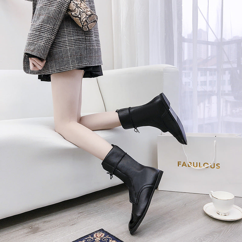 Damen nan elegante Schnür-Stiefelette mit lackiertem Zehenkappen-Detail, genarbtem Obermaterial und schlanker Flachsohle Drune