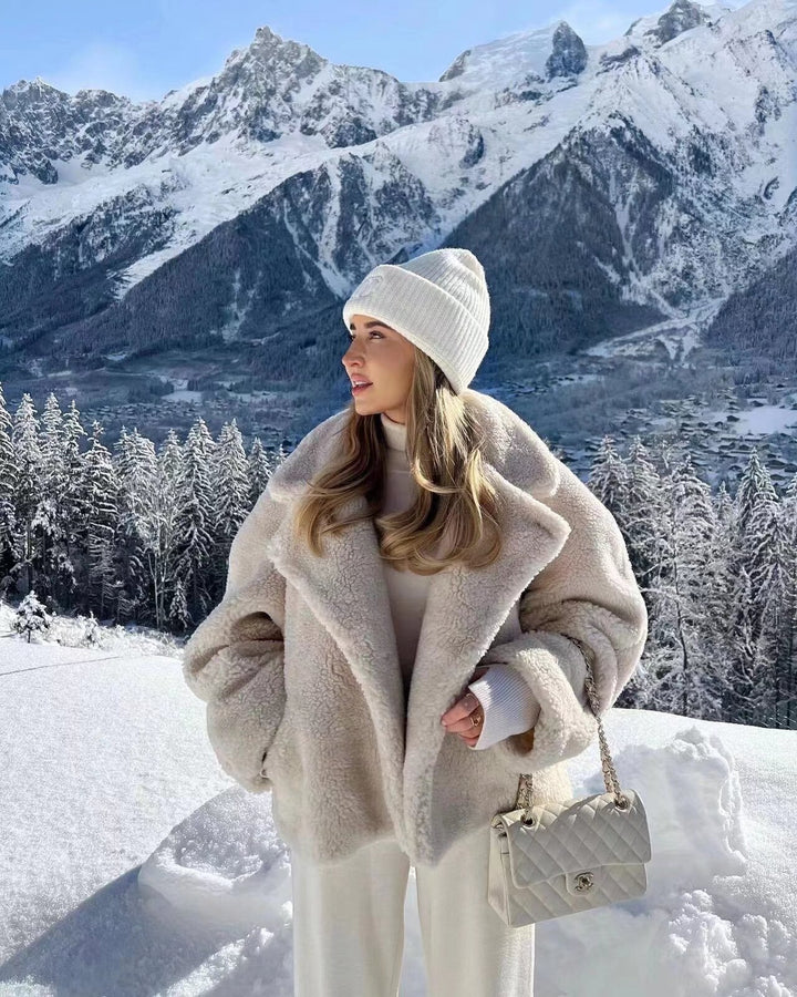 Damen Kuschelige Plüschjacke im eleganten Oversized-Stil Drune