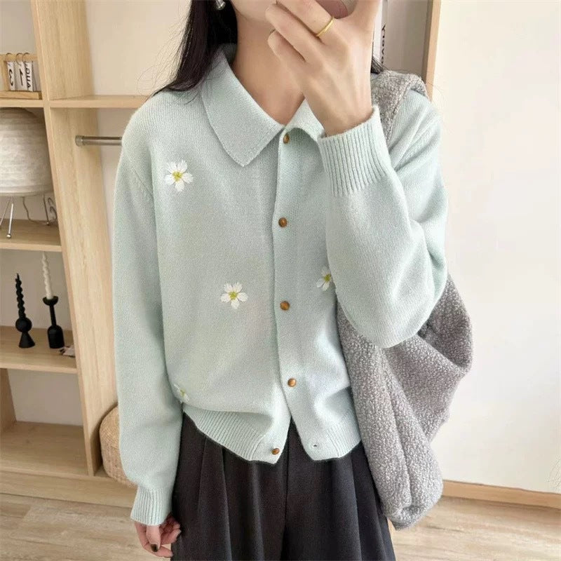 Damen Strickjacke mit floralen Applikationen und klassischem Kragen Drune