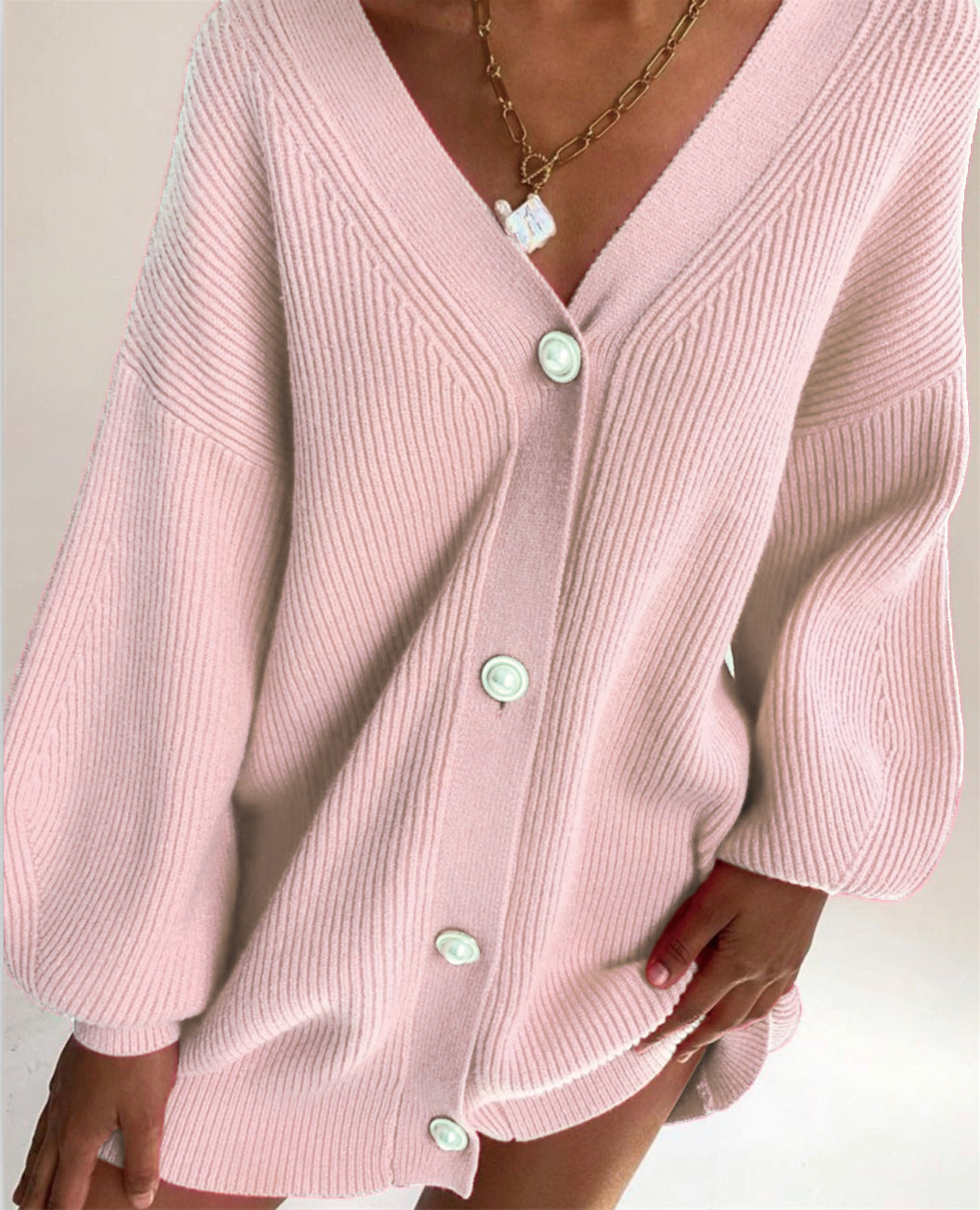 Damen Strickcardigan mit oversized Schnitt und dekorativen Knöpfen Drune