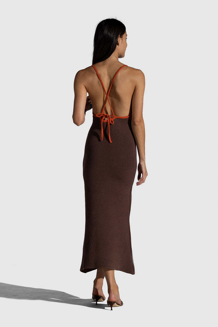 Damen Maxikleid mit raffiniertem Häkelmuster und floralen Akzenten Drune