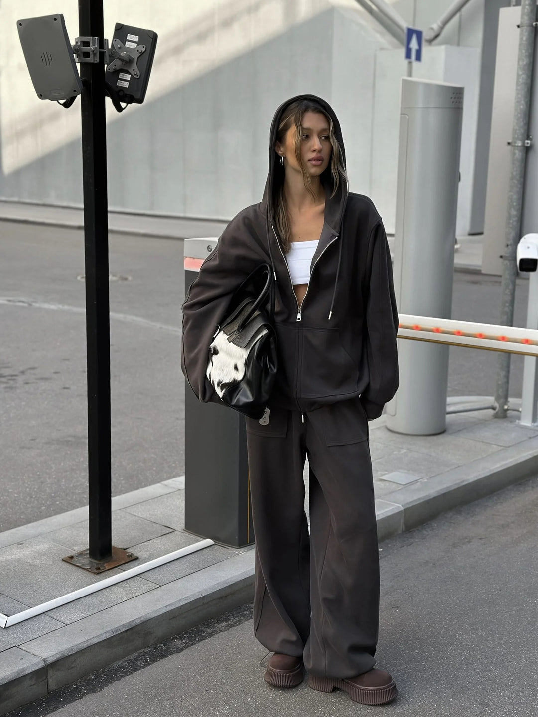 Damen bequeme und lässige Kapuzenjacke mit weitem Schnitt und passenden Jogginghosen Drune
