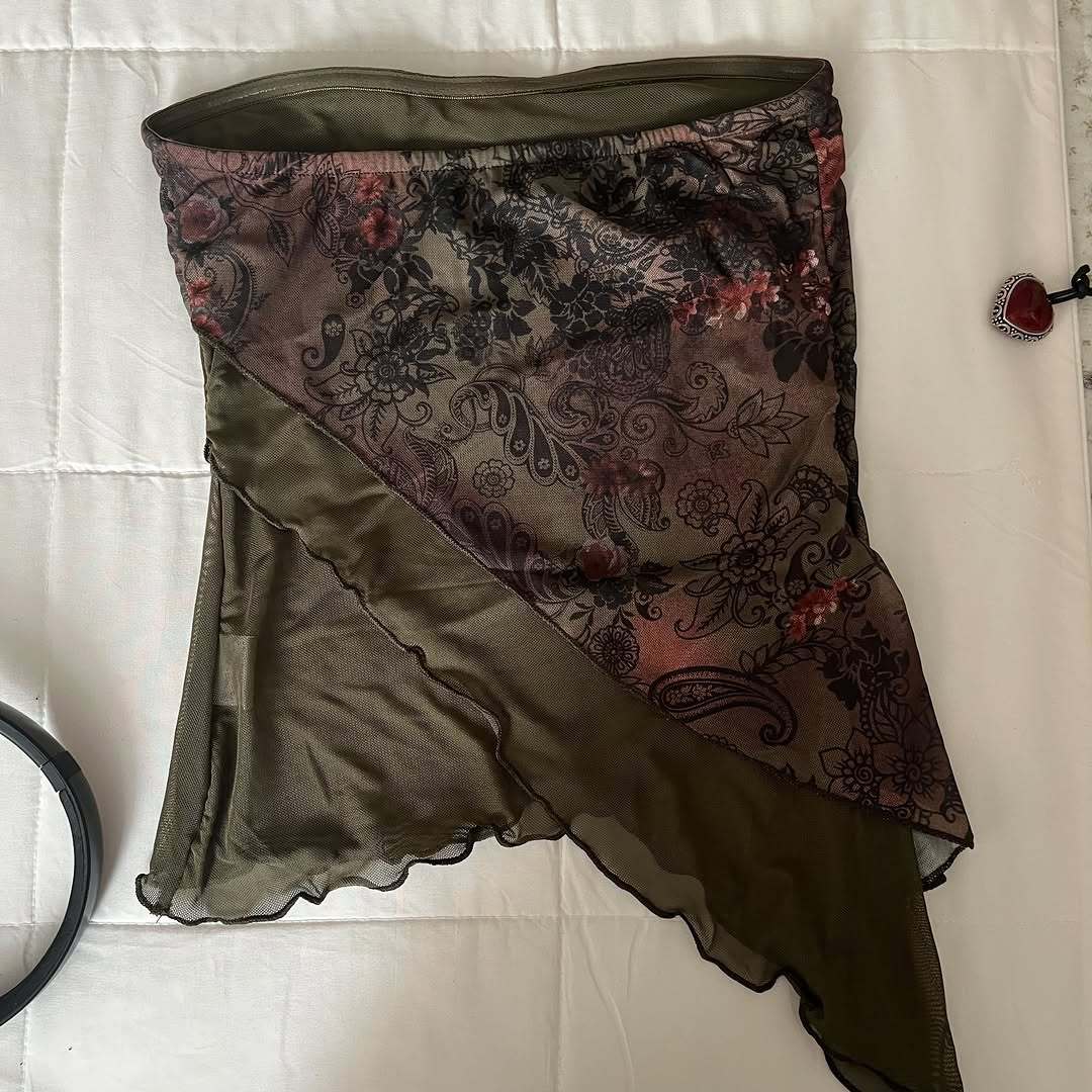 Damen Raffiniertes Oberteil mit floralem Design und asymmetrischem Schnitt Drune