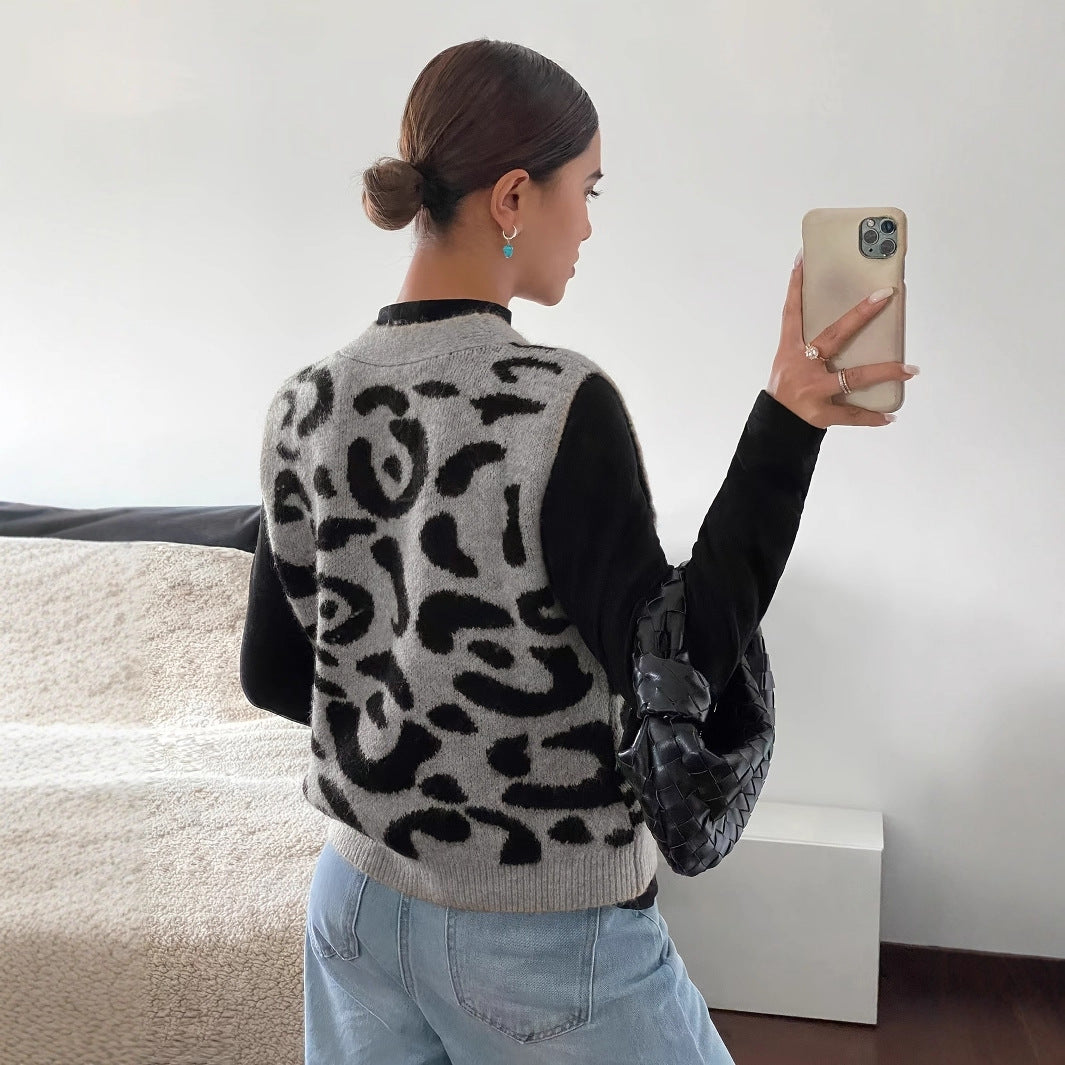 Damen Strickweste mit elegantem Leoprint und hochwertigen Knöpfen Drune