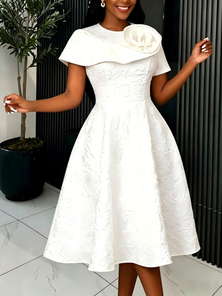 Damen festliches Kleid mit kunstvollem Blumendekor und wunderschöner Drapierung Drune