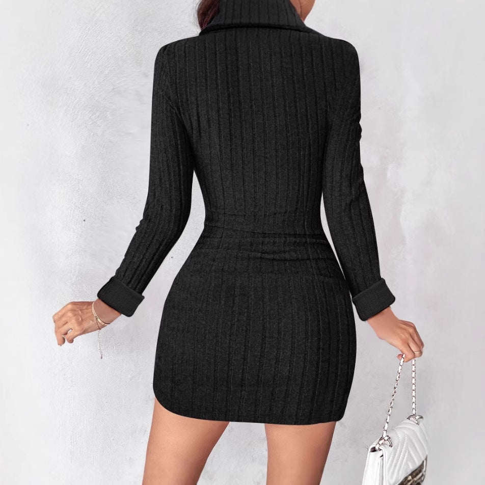 Damen Strickkleid mit V-Ausschnitt und Knopfdetails Drune
