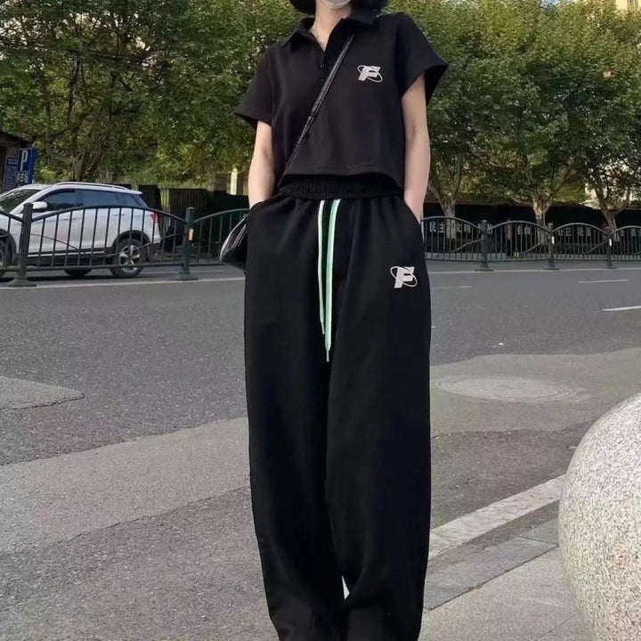 Damen sportliches Set mit kurzem Oberteil und Jogginghose Drune