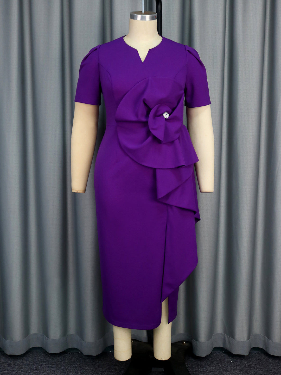 Damen Elegantes und figurschmeichelndes Kleid mit floralem Detail Drune