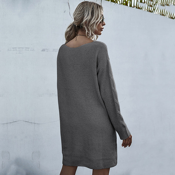 Damen Strickkleid mit V-Ausschnitt und knopfbaren Details Drune
