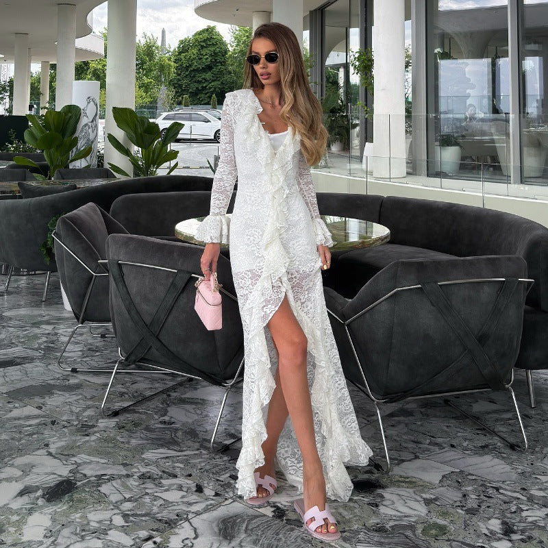 Damen Spitzenmaxikleid mit voluminösen Rüschendetails und seitlichem Schlitz Drune