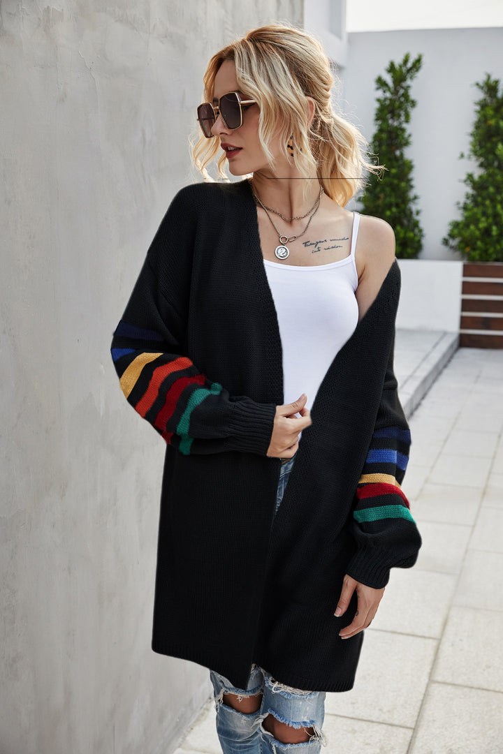 Damen gemütliche Strickjacke mit farbigen Ärmeln Drune