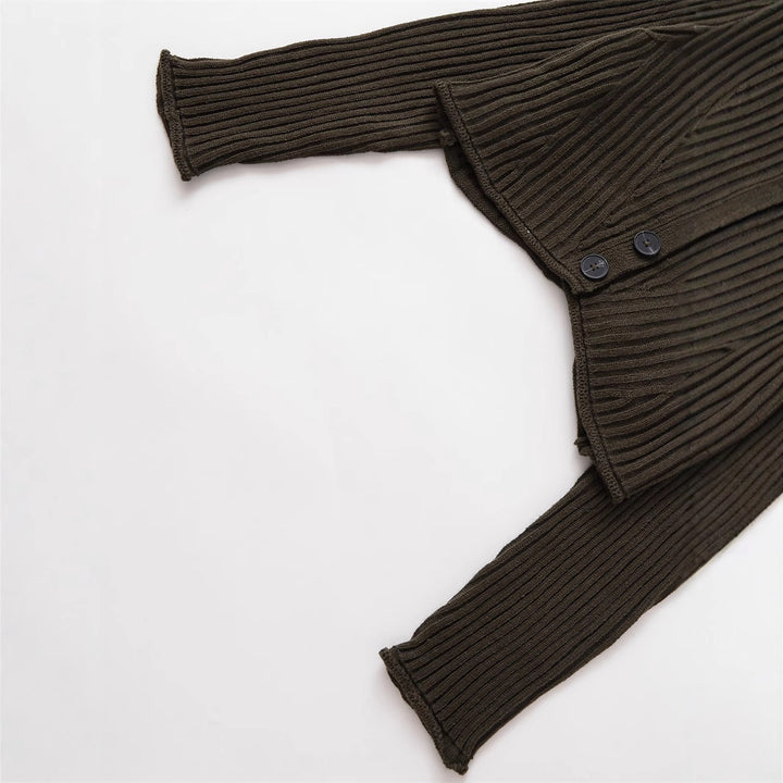 Damen cropped Strickjacke mit breitem Kragen und modernen Knopfdetails Drune