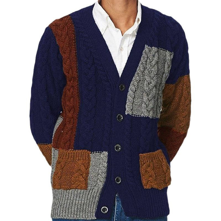 Herren Strickjacke mit modernem Zopfmuster und farblich abgestimmten Taschen Drune