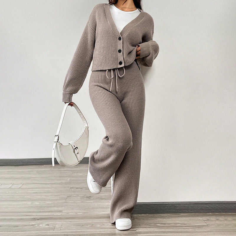 Damen Set aus weichem Strick mit lässiger Hose und Crop-Cardigan Drune
