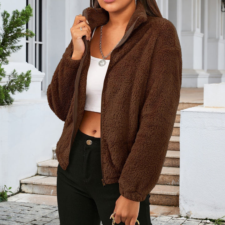 Damen Kuschelige Kurzjacke aus Plüsch mit hohem Kragen und seitlichen Taschen Drune