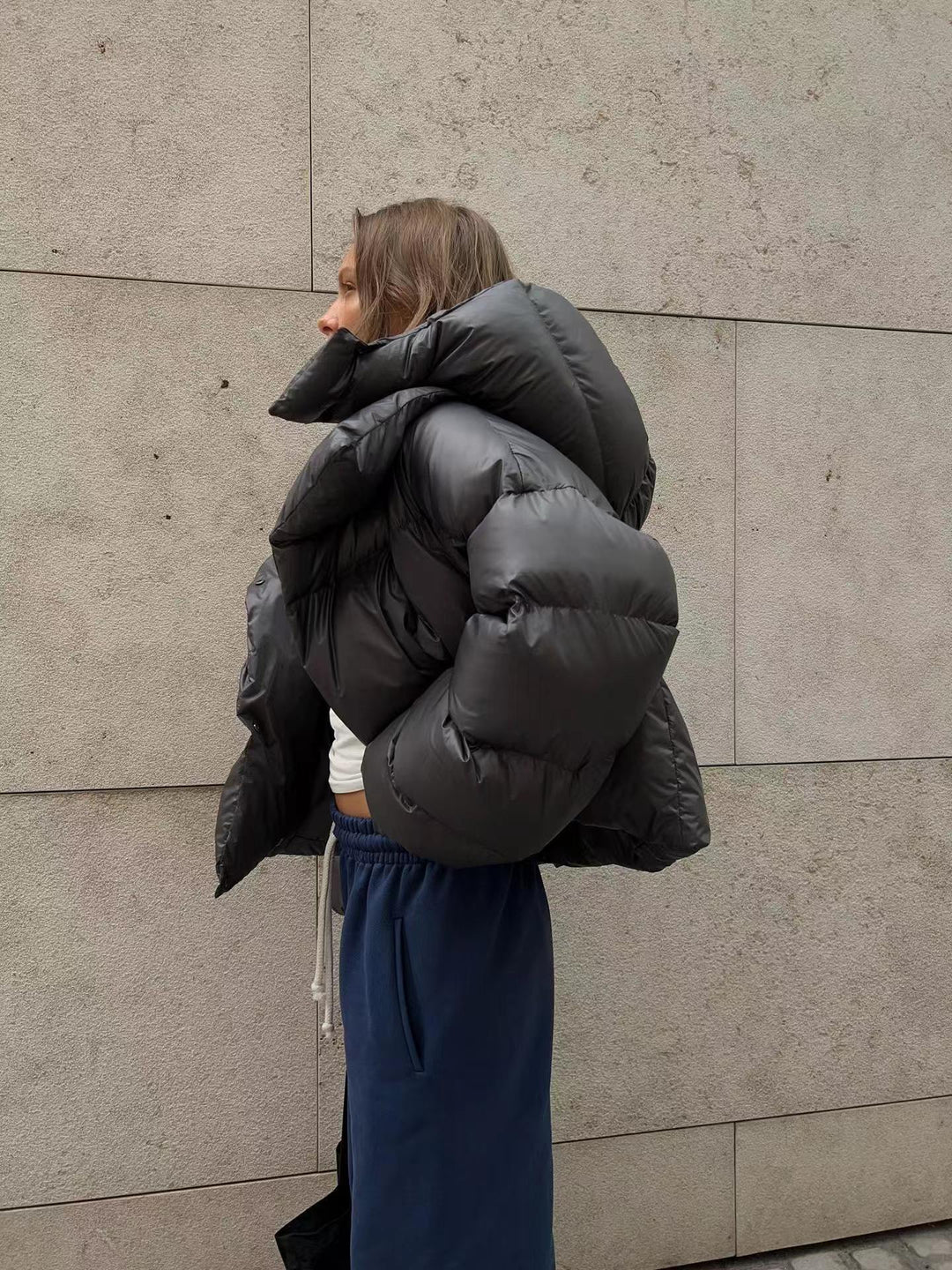 Damen oversized Daunenjacke mit hohem Kragen und voluminösen Ärmeln Drune