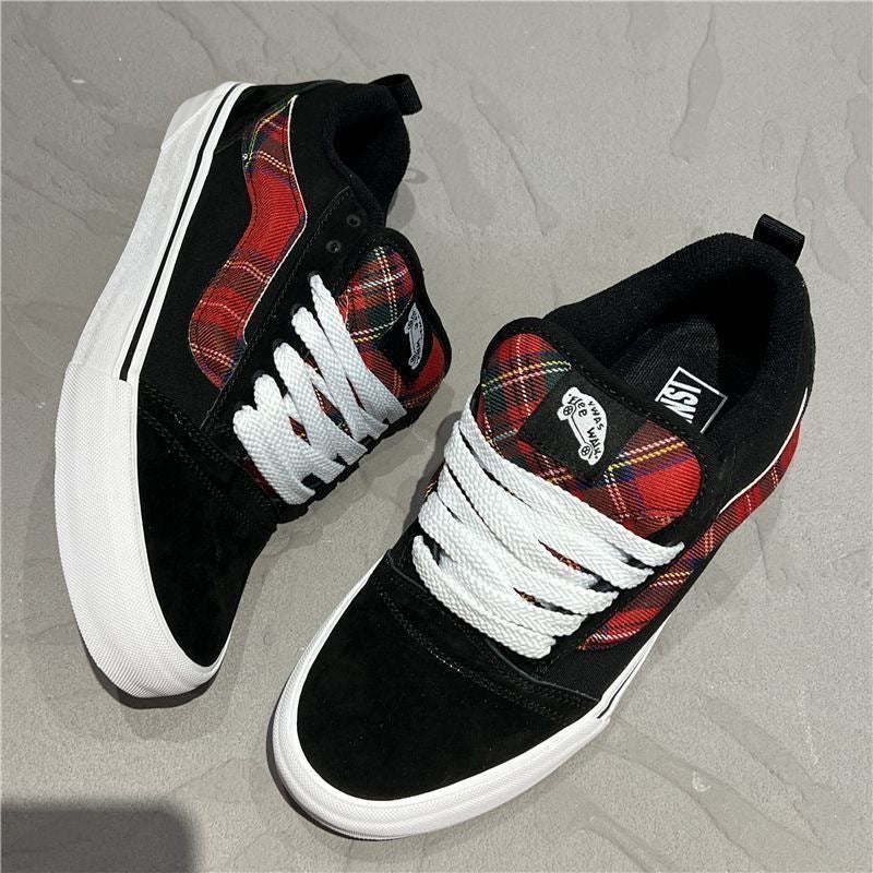 Damen Sneakers mit kariertem Obermaterial und robustem Veloursleder Drune