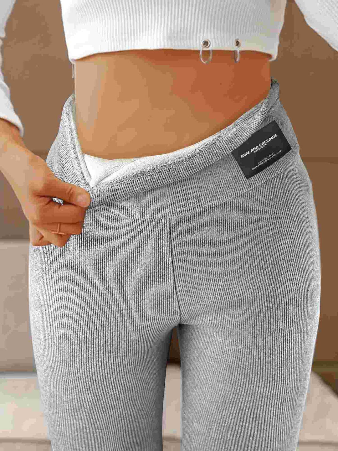 Drune | Hochwertige Ripp-Leggings mit hohem Bund und dekorativem Design