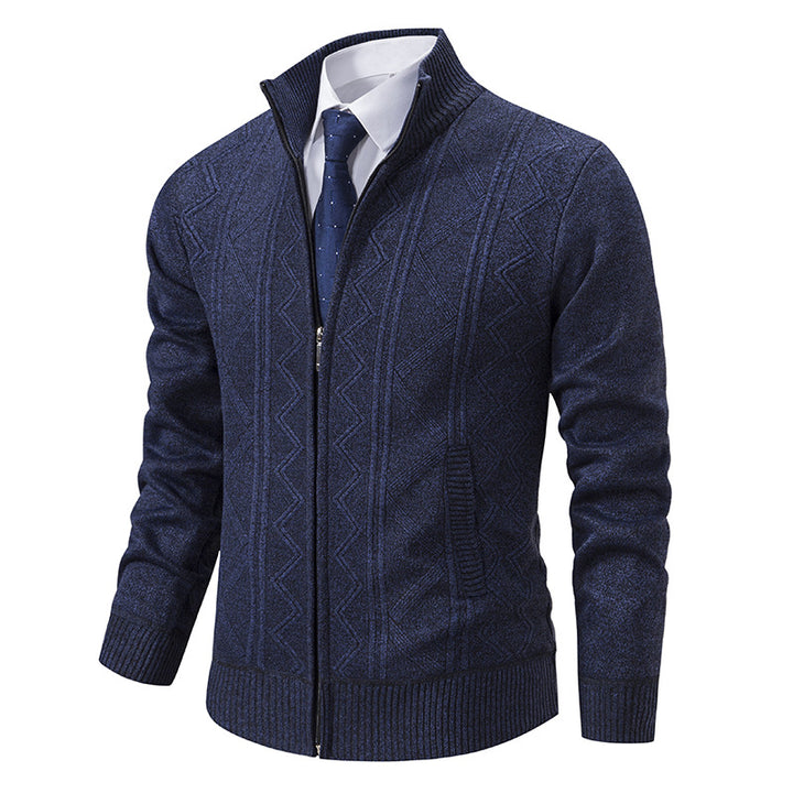 Herren elegante Strickjacke mit strukturiertem Zopfmuster und hohem Kragen Drune