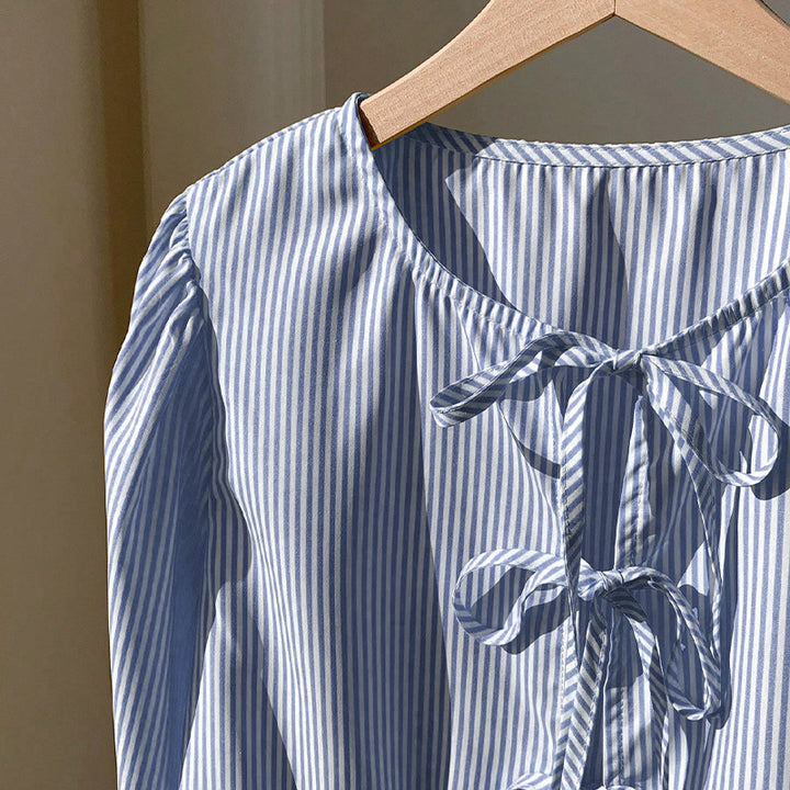 Damen Bluse mit Rüschensaum und dekorativen Bindefäden Drune