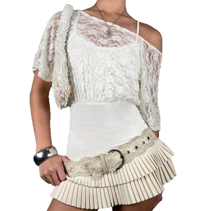 Damen Spitzenshirt mit figurbetontem Unterteil Drune