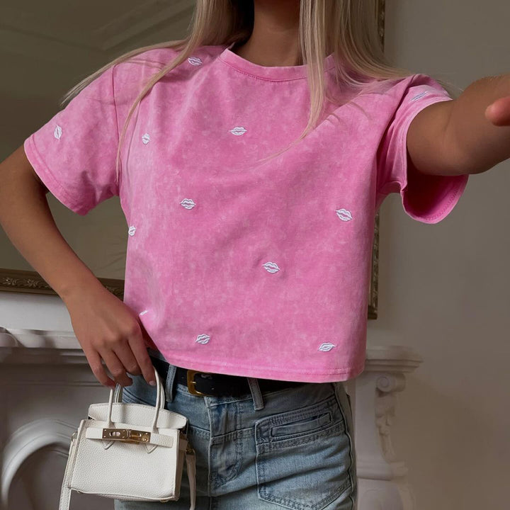 Damen cropped T-Shirt mit kreativem Lippenmuster und leichtem Vintage-Look Drune