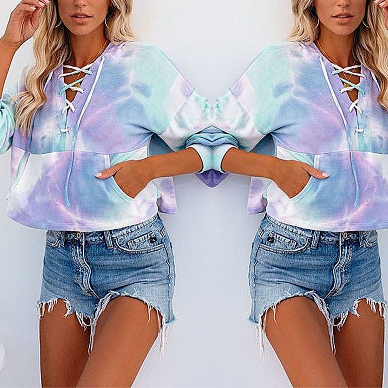 Damen cropped Kapuzenpullover im kreativen Tie-Dye-Design mit Schnürung Drune