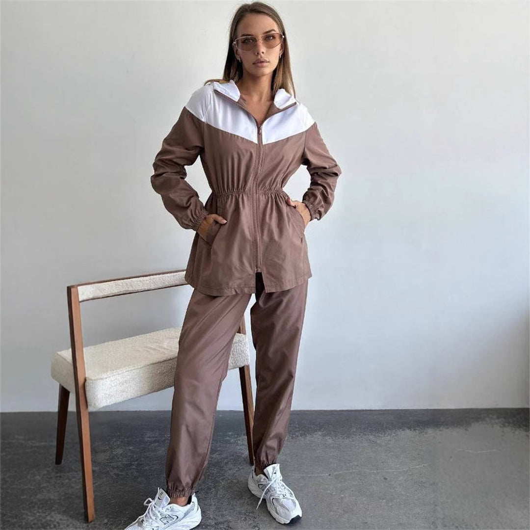 Damen Sportlicher Windbreakeranzug mit elastischem Bund und kontrastierenden Einsätzen