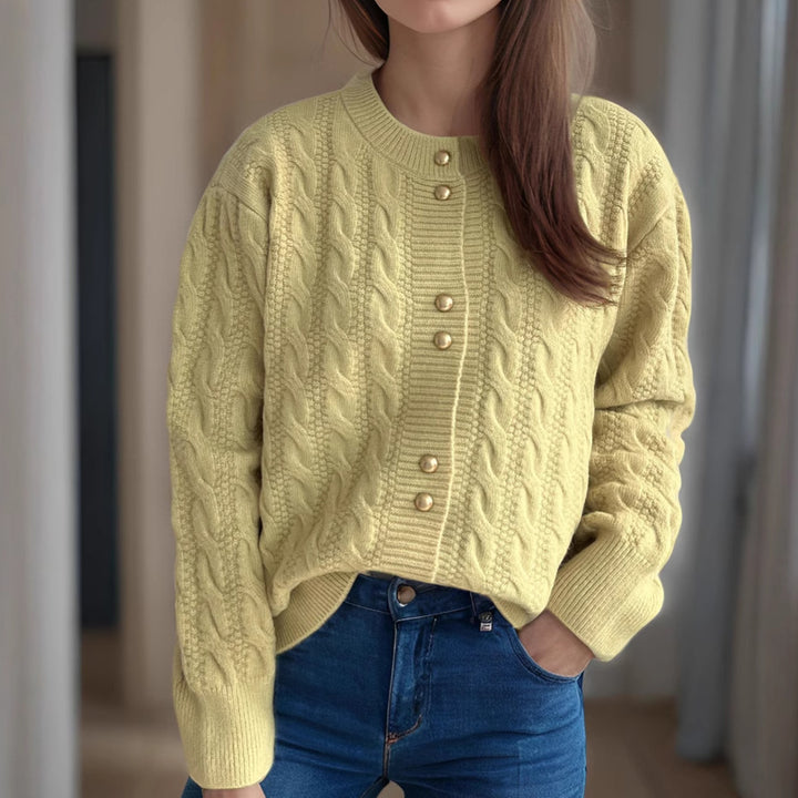 Damen Strickjacke mit eleganter Zopfmusterstruktur und dekorativen Knöpfen Drune
