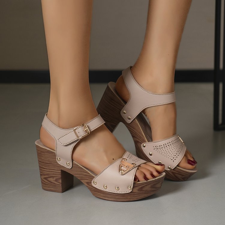 Damen Elegante Plateau-Sandaletten mit geschwungenem Riemendesign und modischen Nieten Drune