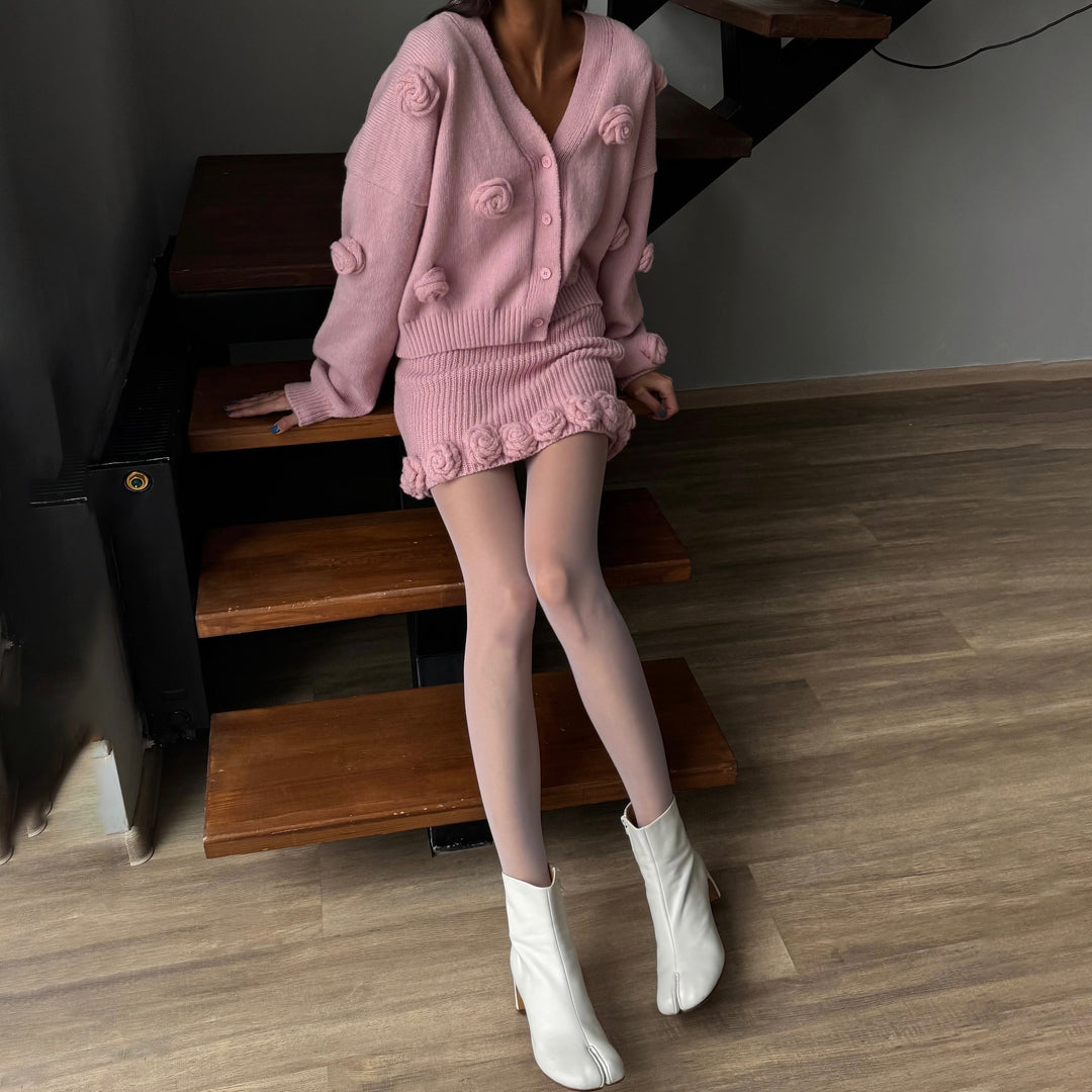 Damen Strickjacke mit floralem Design und passendem Rock Drune