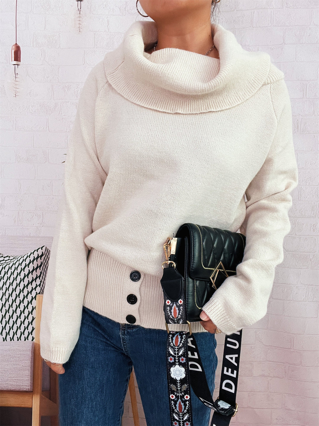 Damen Pullover mit weichem Kragen und dekorativen Knöpfen Drune