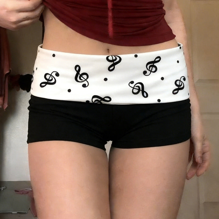Damen Bade-Shorts mit verspieltem Notenmuster und bequemem Bund Drune