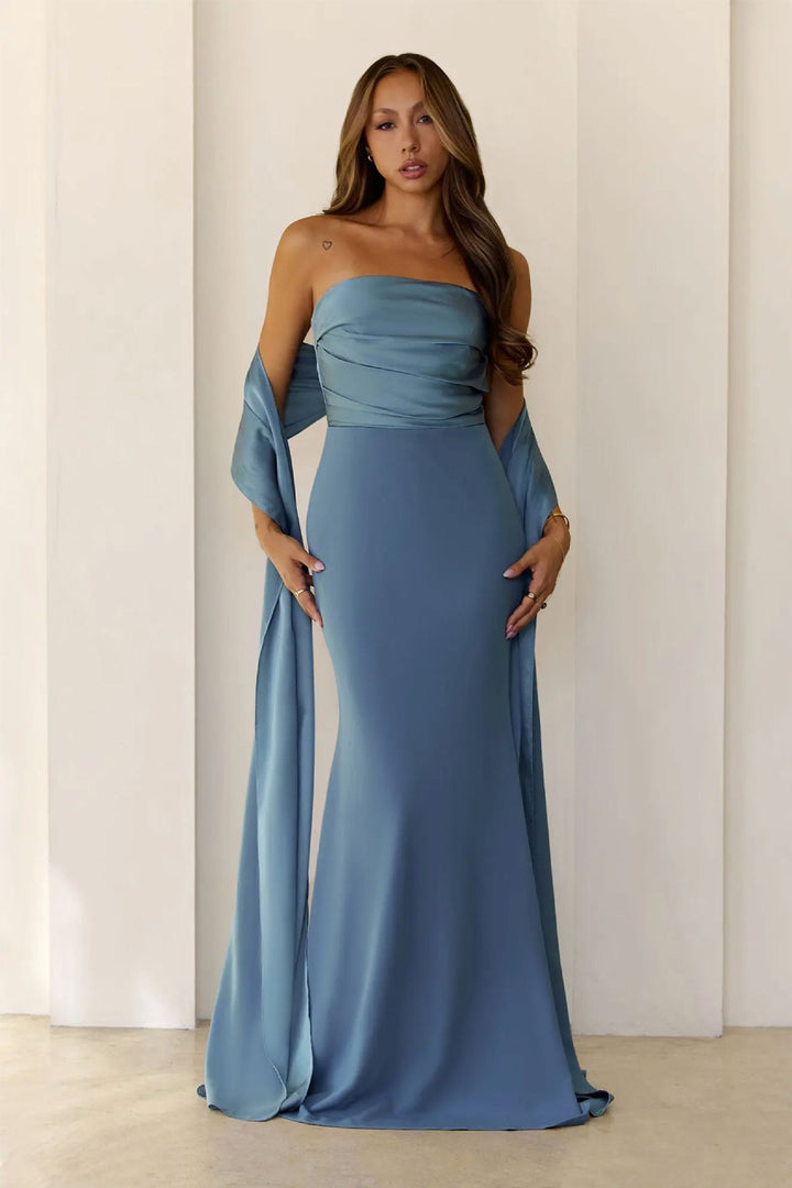 Damen Elegantes Abendkleid mit schulterfreiem Design und fließendem Stoff Drune