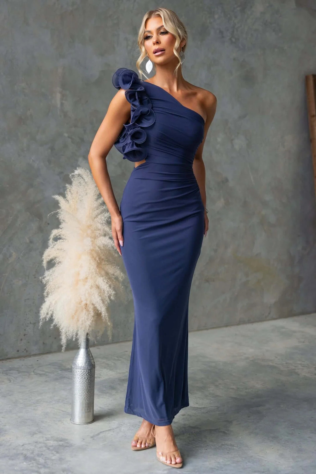 Damen Elegantes Rüschen-Maxikleid mit einem schulterfreien Design und figurbetontem Schnitt Drune