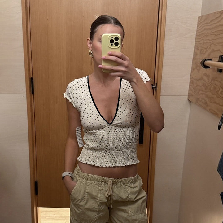 Damen Elegantes V-Ausschnitt Oberteil mit Rüschen und Punkten Drune