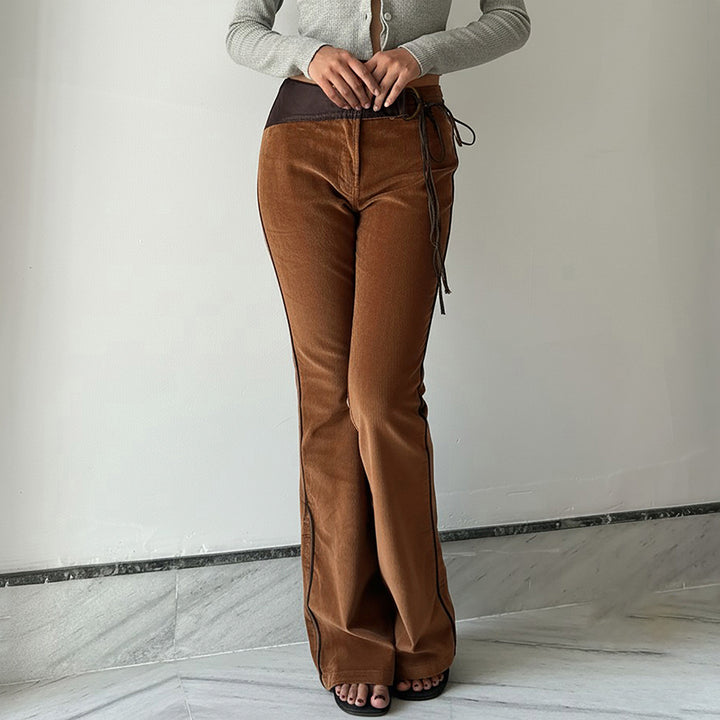 Damen nan ausgestellte Cordhose mit hohem Bund, Lederbesatz und Bindeband Drune