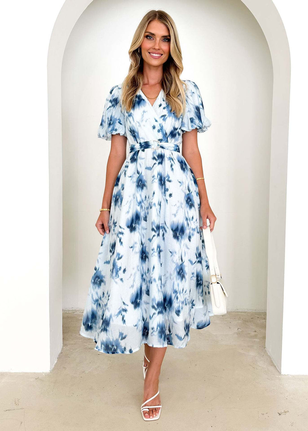 Damen Midi-Kleid mit verspieltem Wickeldesign und blumigen Akzenten Drune