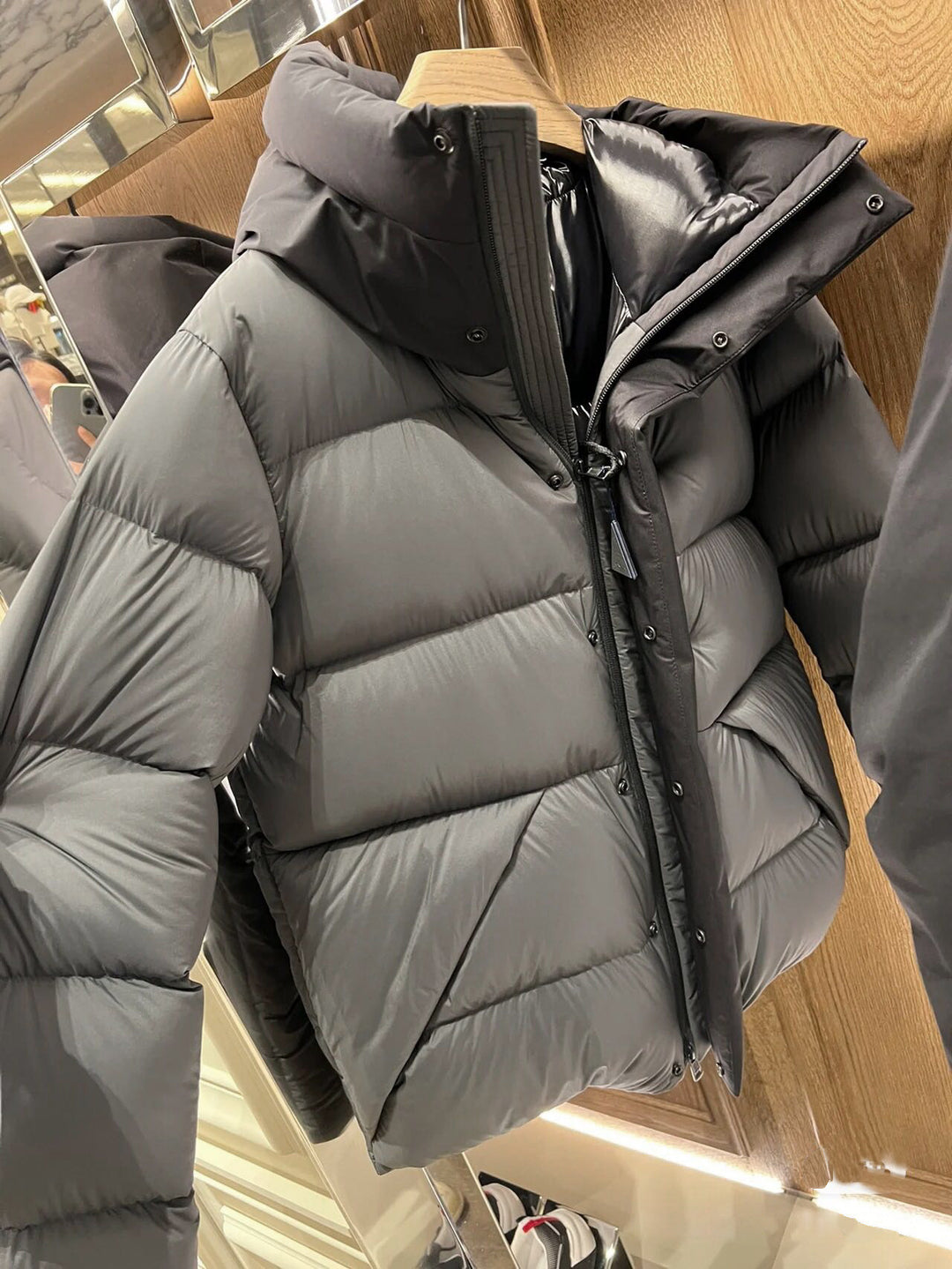 Damen Daunenjacke mit hohem Kragen und praktischen Reißverschlusstaschen Drune