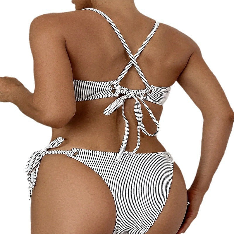 Damen Bandeau-Bikini mit eleganten Bindebändern und modischem Streifenmuster Drune