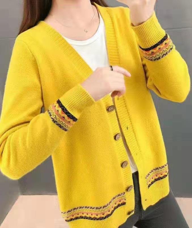 Damen Strickjacke mit kunstvollen Stickdetails und Knopfverschluss Drune