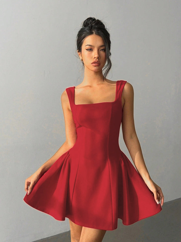 Damen Kleid mit tailliertem Schnitt und elegantem Quadrat-Ausschnitt Drune