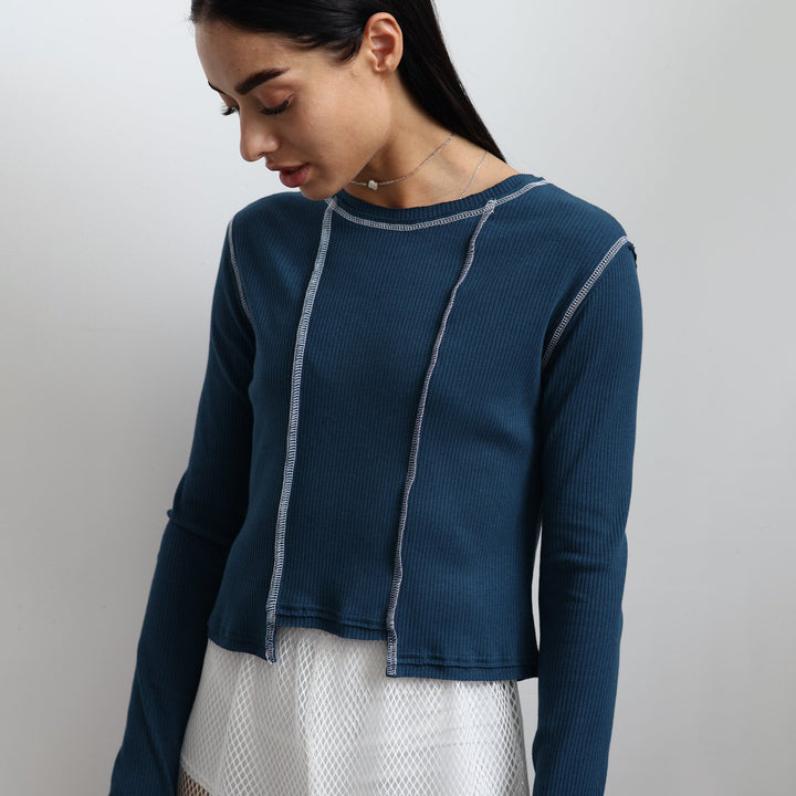 Damen lässiges Langarmoberteil mit retro inspirierten Rippstruktur und Kontrastnähten Drune