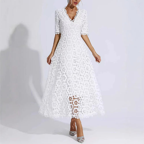 Damen Midi Kleid mit floralen Stickereien und V-Ausschnitt Drune
