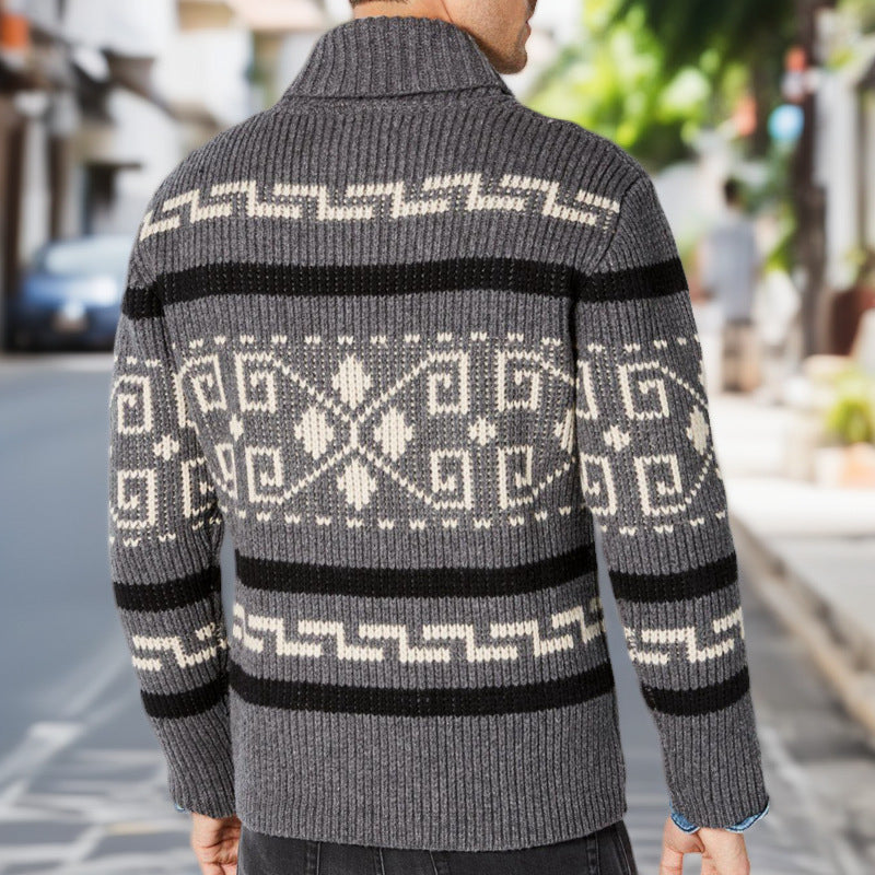 Herren Strickjacke mit kunstvollem Muster und hohem Kragen Drune