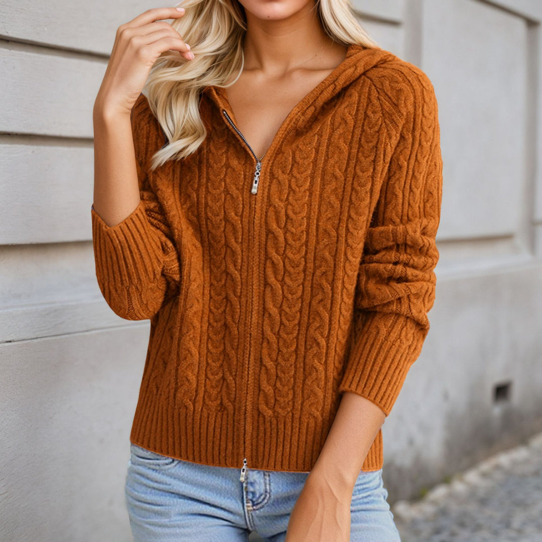 Damen Strickjacke mit Kapuze und detaillierter Zopfmusterstruktur Drune