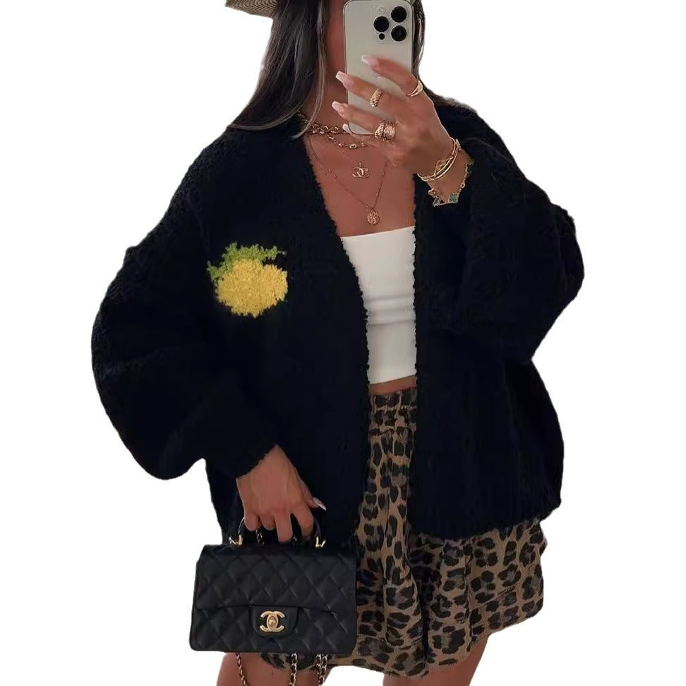 Damen Strickjacke mit fröhlichem Ananas-Motiv und oversized Schnitt Drune