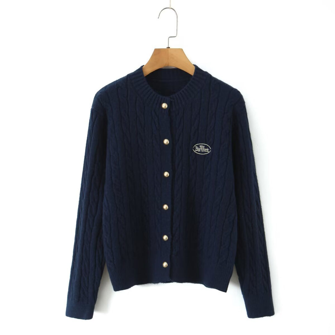 Damen Strickjacke mit elegantem Zopfmuster und Perlenknöpfen Drune