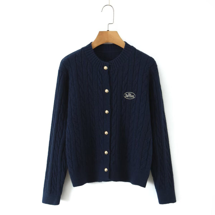 Damen Strickjacke mit elegantem Zopfmuster und Perlenknöpfen Drune